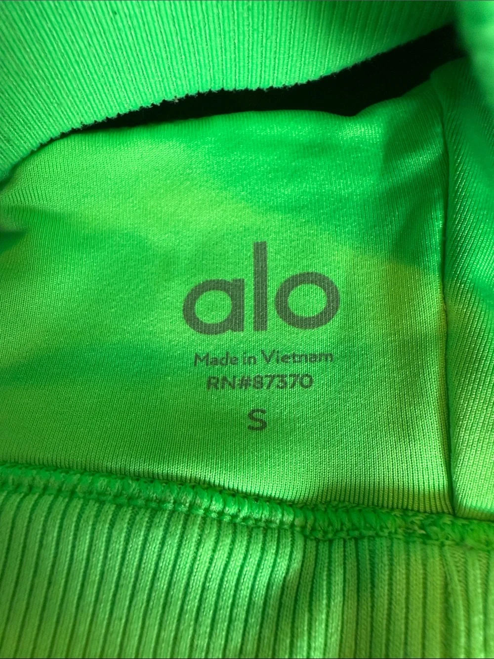 ALO Yoga Neon Green Cross-Back Sports Bra - Picture 3 of 3